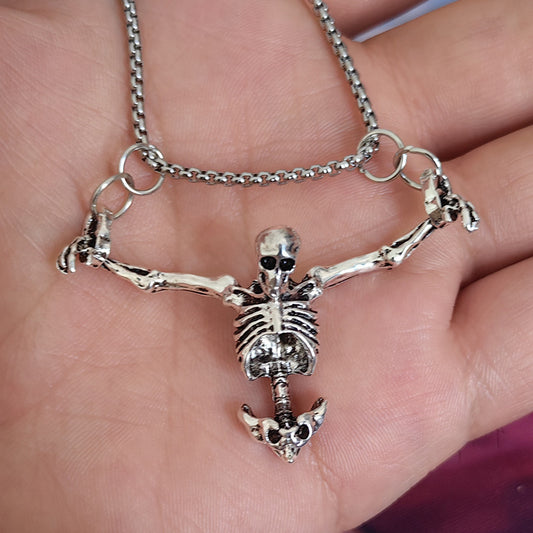 Spooky Chic Skull Necklace - Haunt Your Look with Style! | Marvis - Marvis