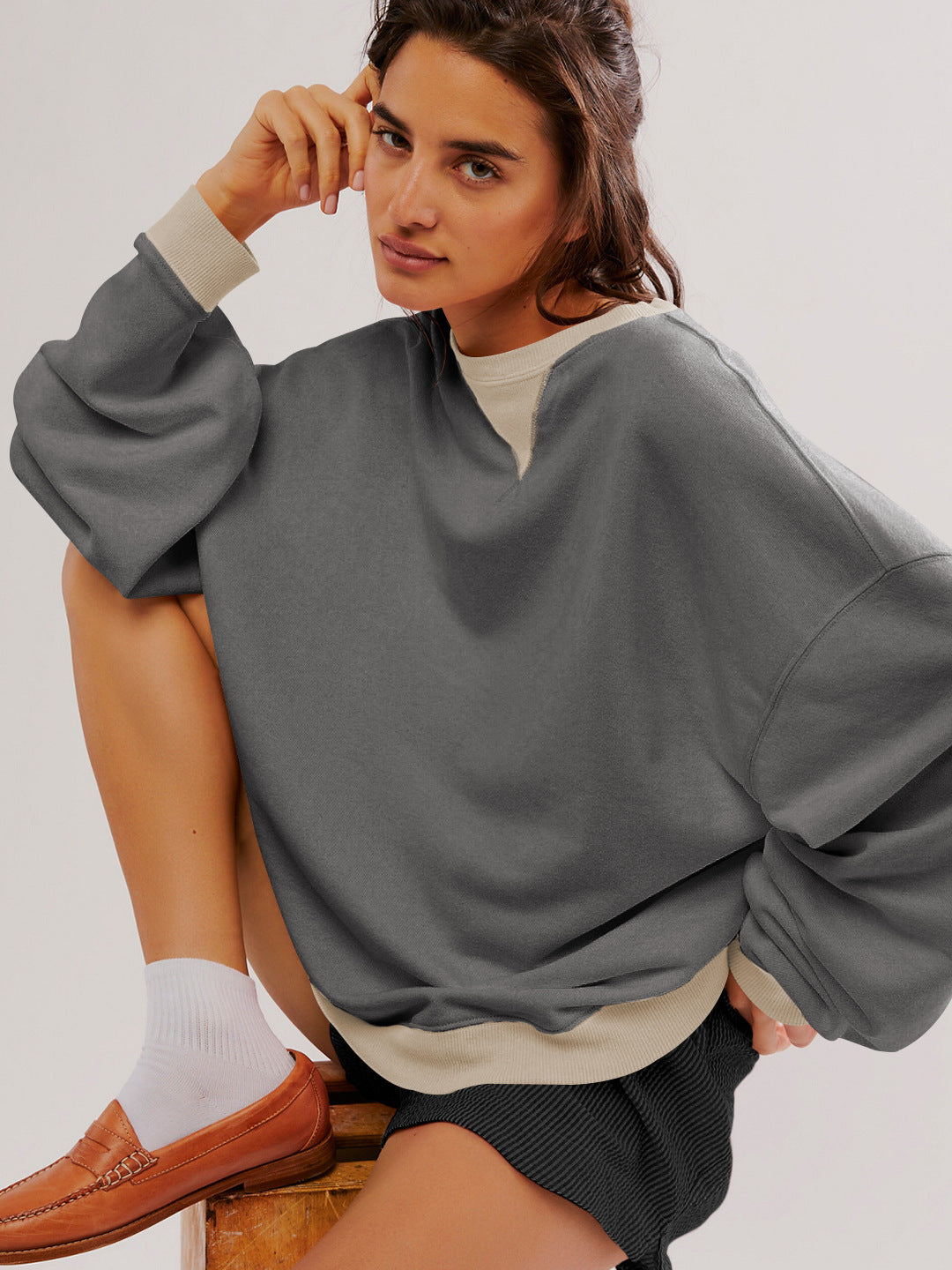 Street-Chic Style: Color-Matching Lantern Sleeve Sweatshirt | Marvis - Marvis