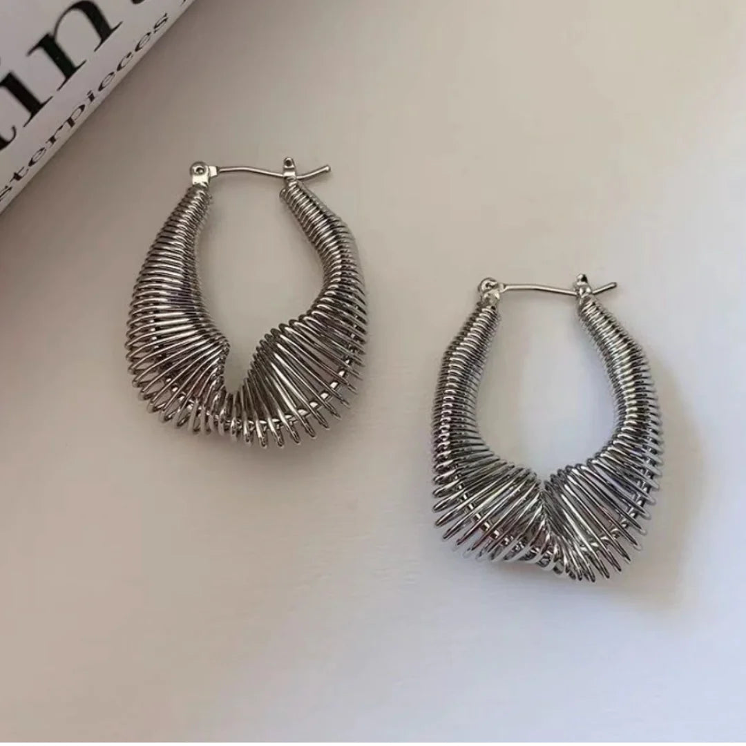 Twist into Elegance: Twist Earrings | Marvis - Marvis