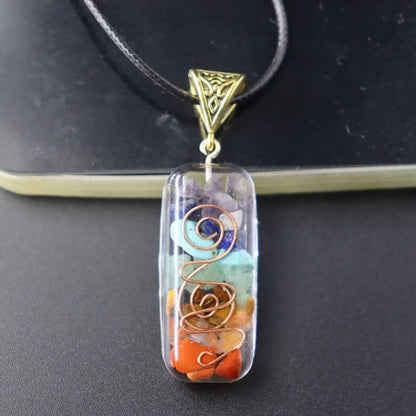 Retro Reiki Healing Crystal Pendant – Chakra Power | Marvis