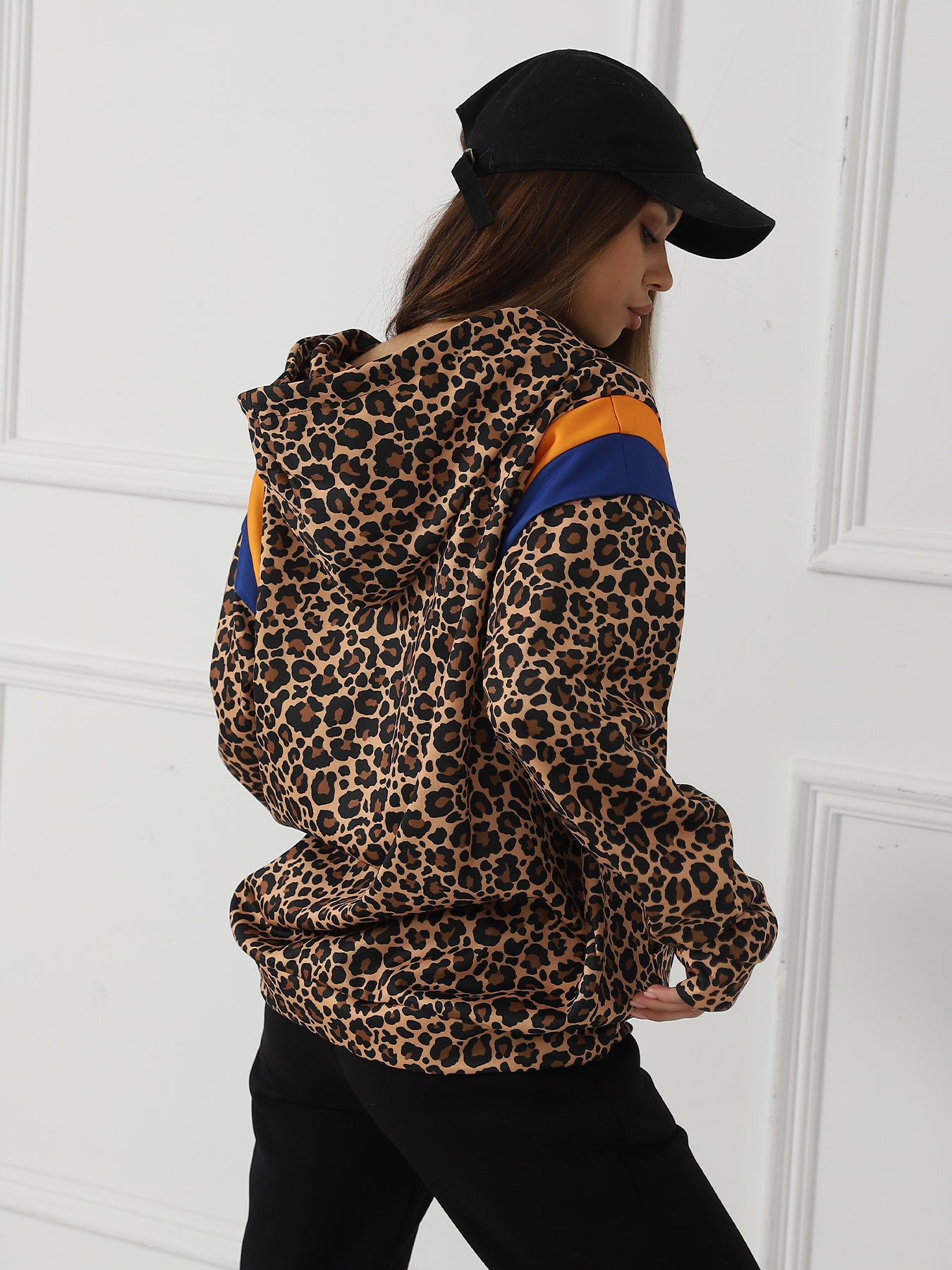 Bold Leopard Print Long-Sleeved Sweatshirt – Unleash Your Wild Side | Marvis - Marvis